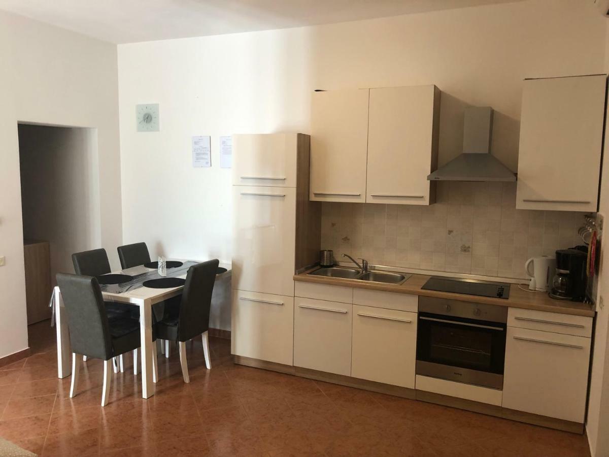 Apartment Vesna Veleniki Exterior photo